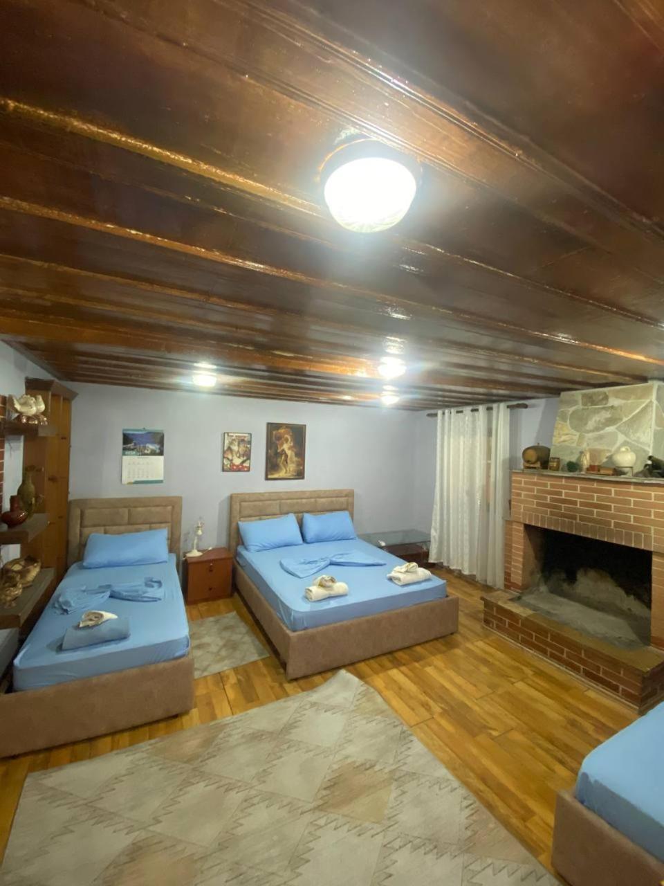 Kulla E Vjeter Hotel Koman Exterior photo